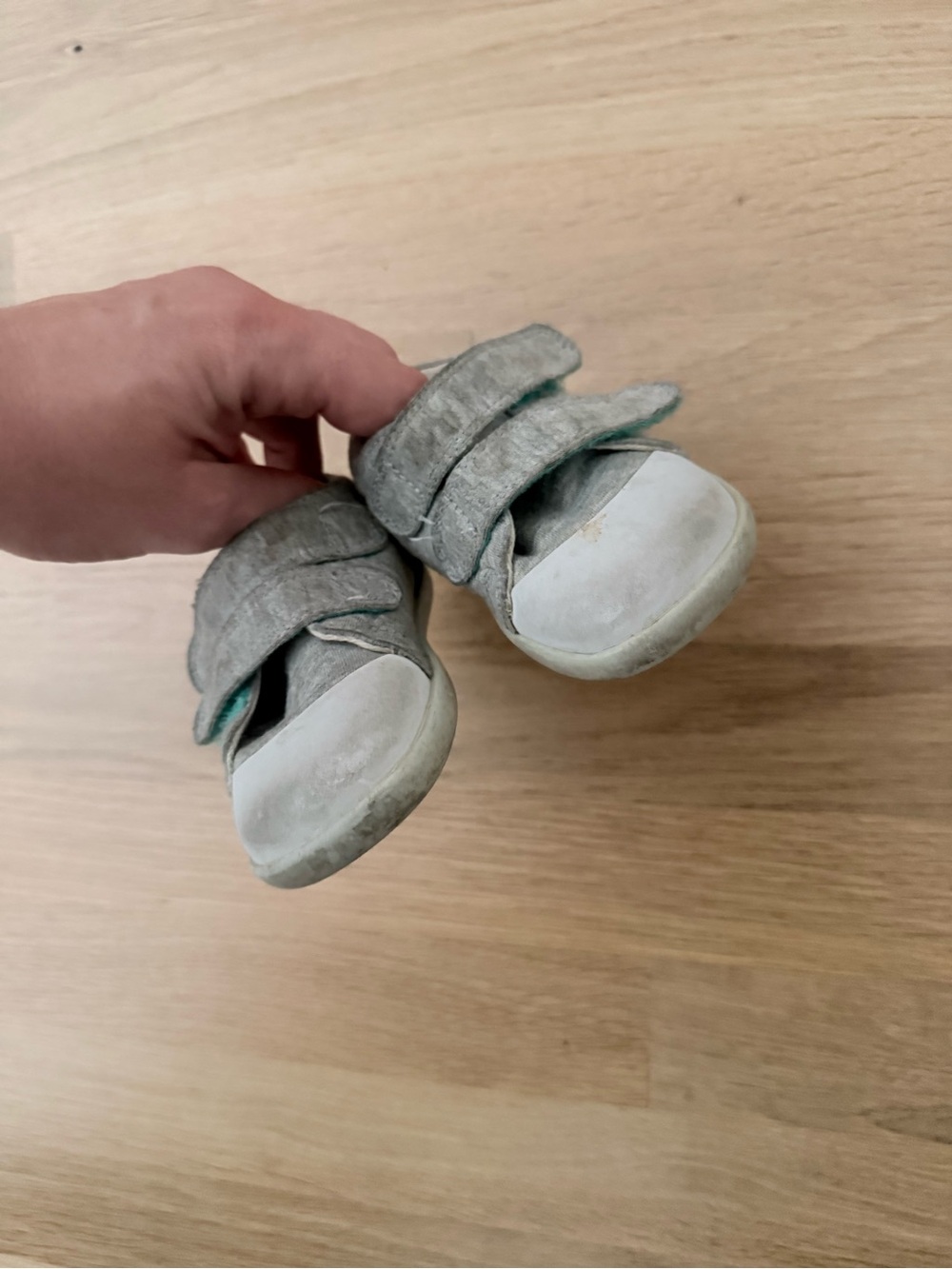 Ten little toddler shoe lot - Picture 4 of 7
